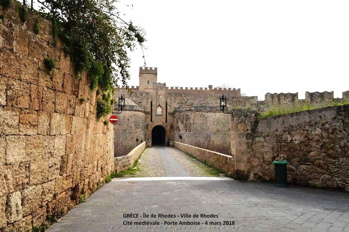103- Citadelle medievale.JPG